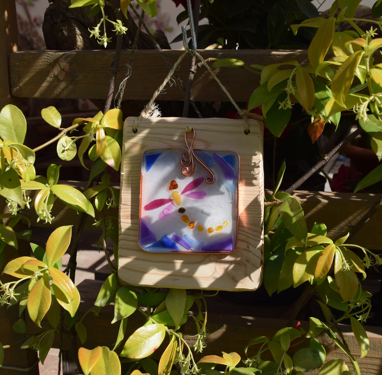 MJ Baltica, mosaico, Ambra naturale Baltica, quadretto, libellula, resina, rame, artigianale, creato a mano, tridimensionale BF065