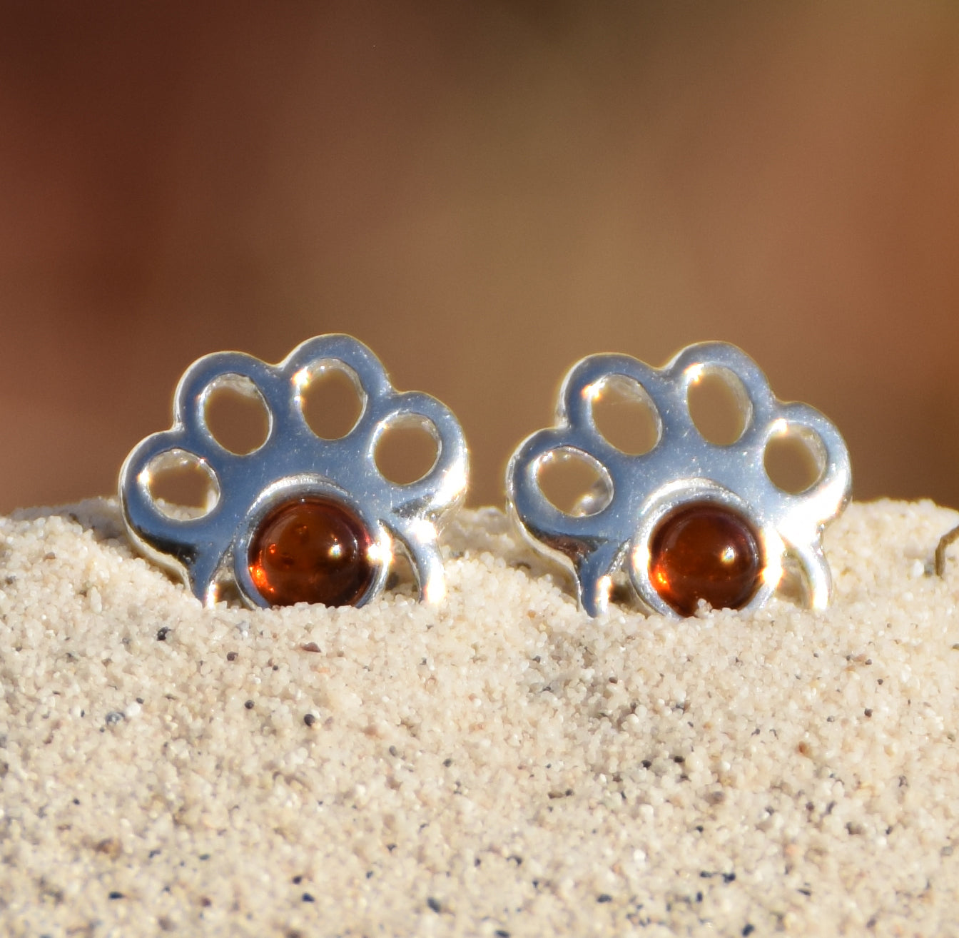 Delicate earrings with paw print in cognac-colored natural amber and 925 sterling silver, MJ Baltica, BK208