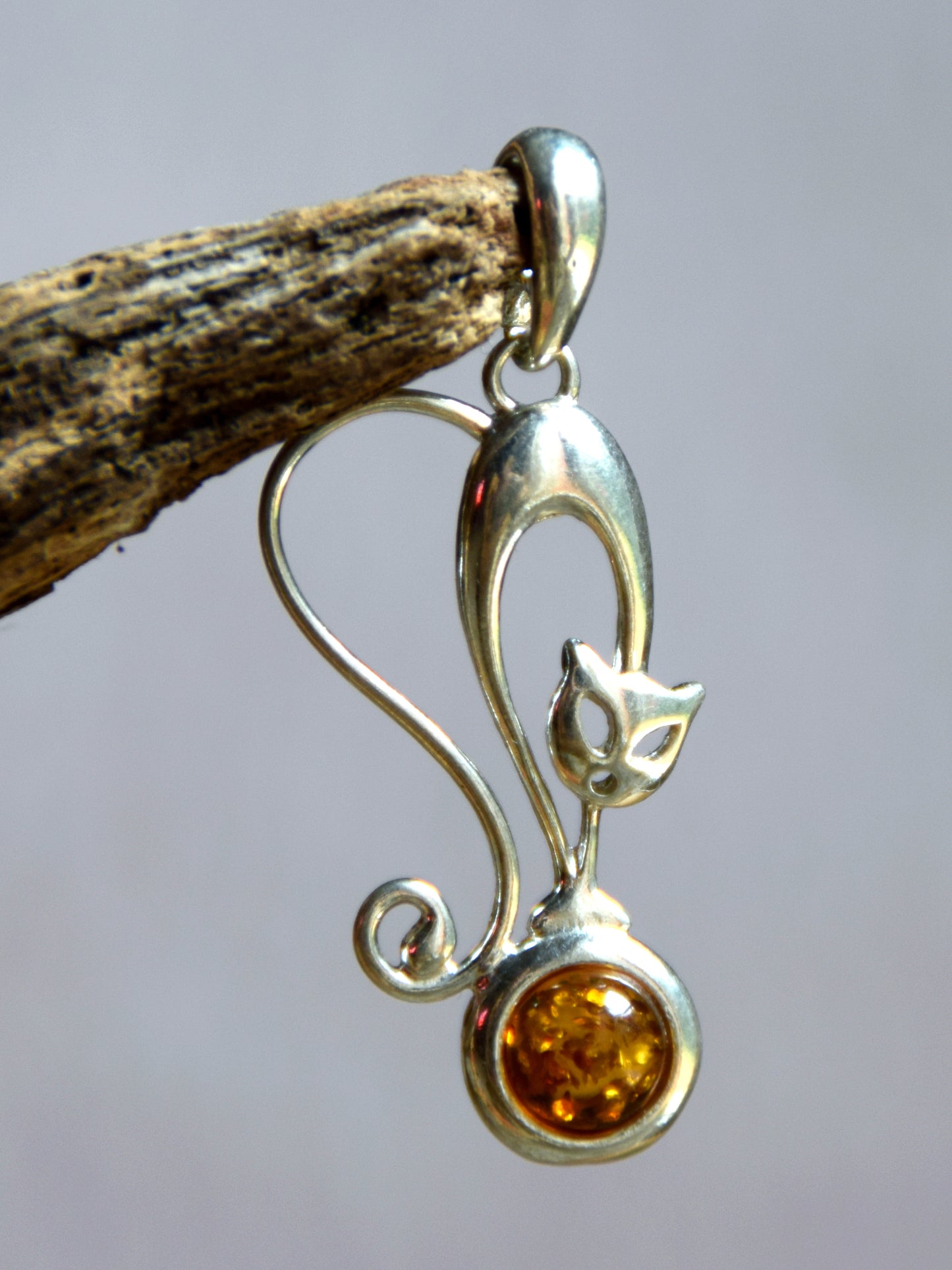 MJ Baltica, pendant, natural Baltic amber, 925 silver, cat, handcrafted, BW033