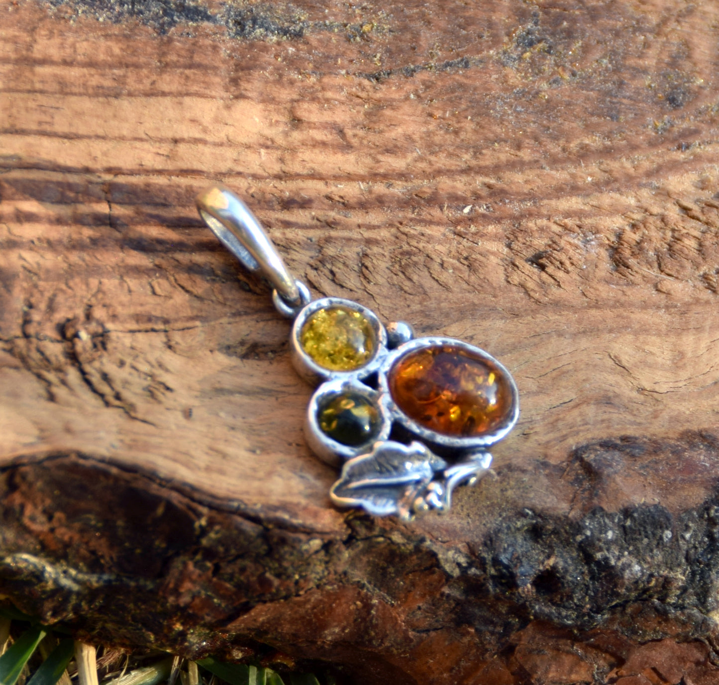 Elegant vintage style pendant in natural Amber of various shades and 925 Silver, MJ Baltica, BW295