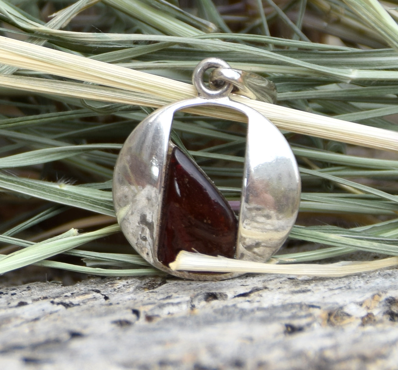 Lightweight round pendant with natural brown Amber and 925 Silver, MJ Baltica, BW300