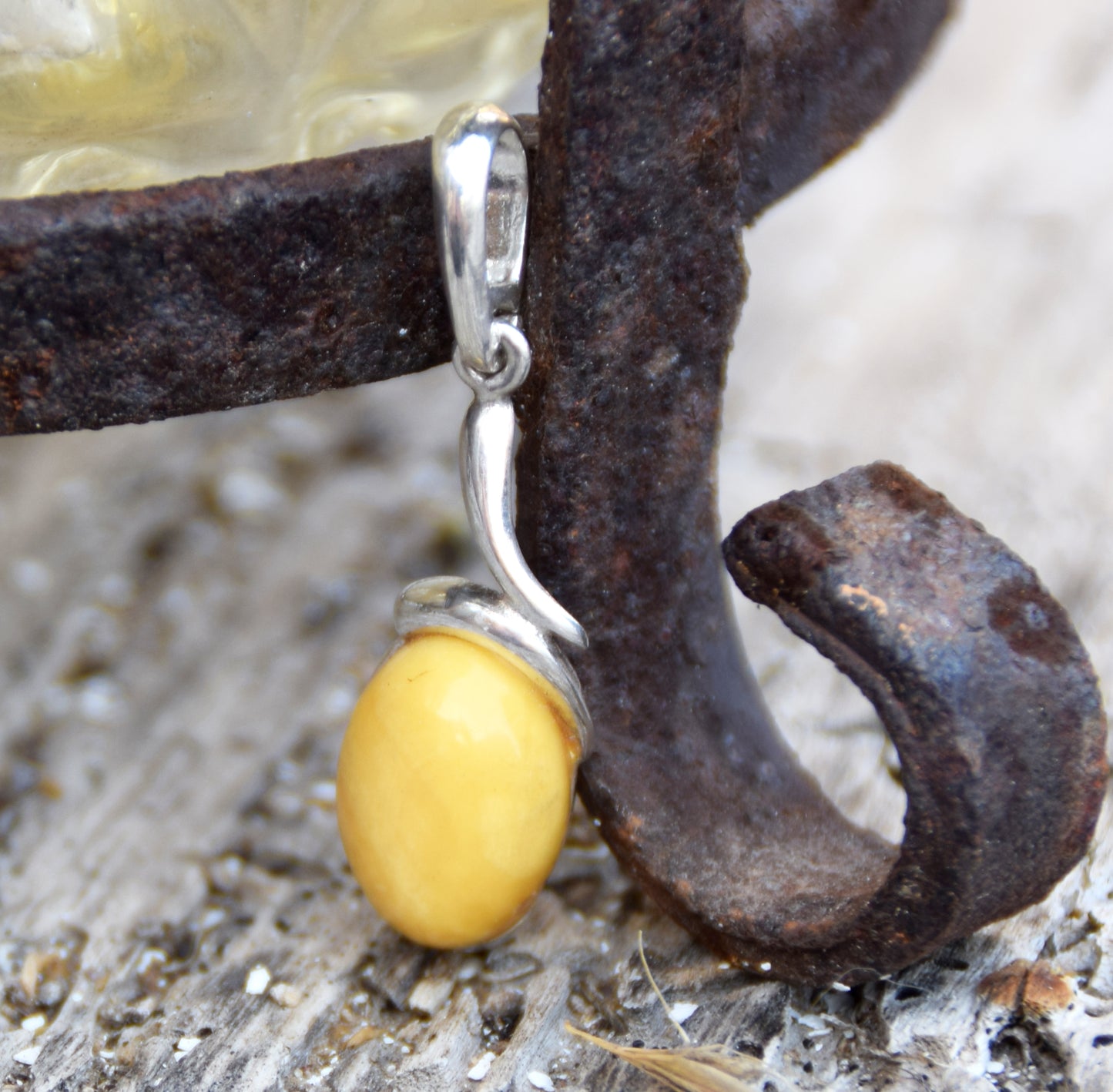 Delicate oval pendant in imperial natural Amber and 925 Silver, MJ Baltica, BW310
