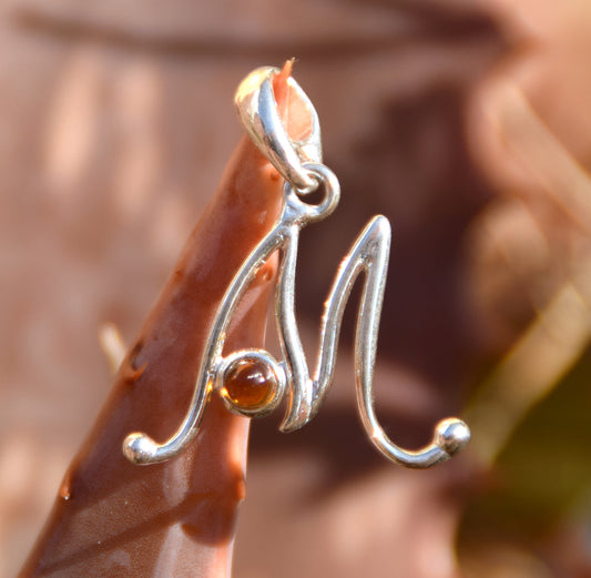 MJ Baltica, ciondolo,Ambra naturale Baltica, Argento 925, M, lettera, iniziale, corsivo, BWLM