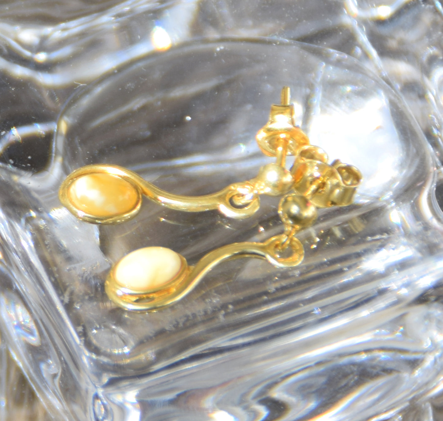 Delicate earrings in natural Imperial Amber and 18k Gold-plated 925 Sterling Silver, MJ Baltica, BZK162