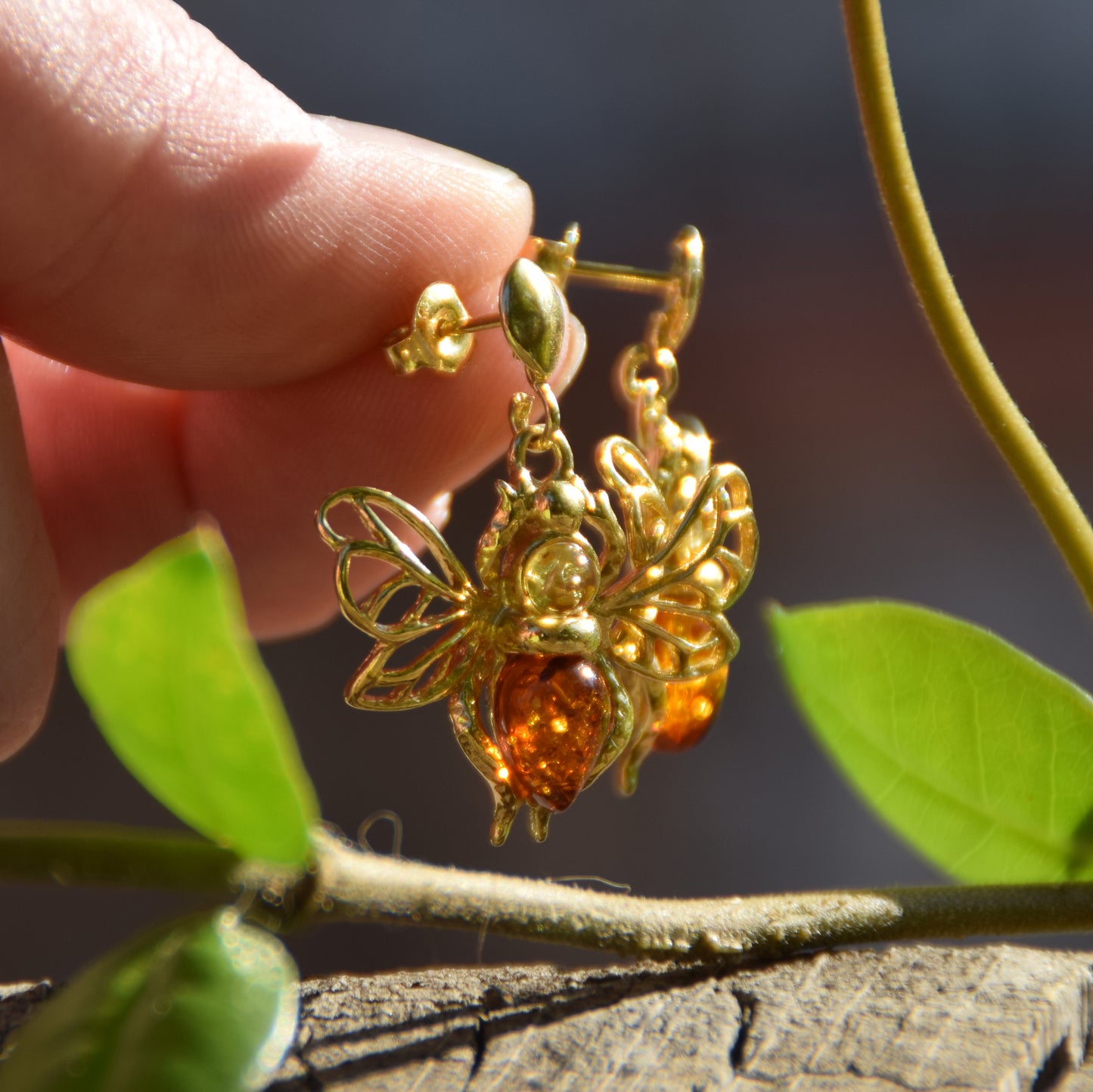 Elegant bee earrings with natural cognac and gold amber and 18k Gold plated 925 Sterling Silver, MJ Baltica, BZK182