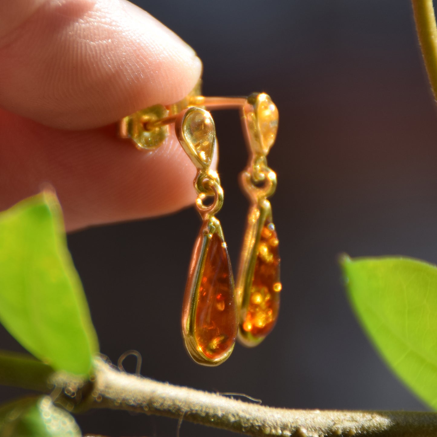Elegant floral earrings in natural cognac and gold Amber and 18k Gold plated 925 Sterling Silver, MJ Baltica, BZK183