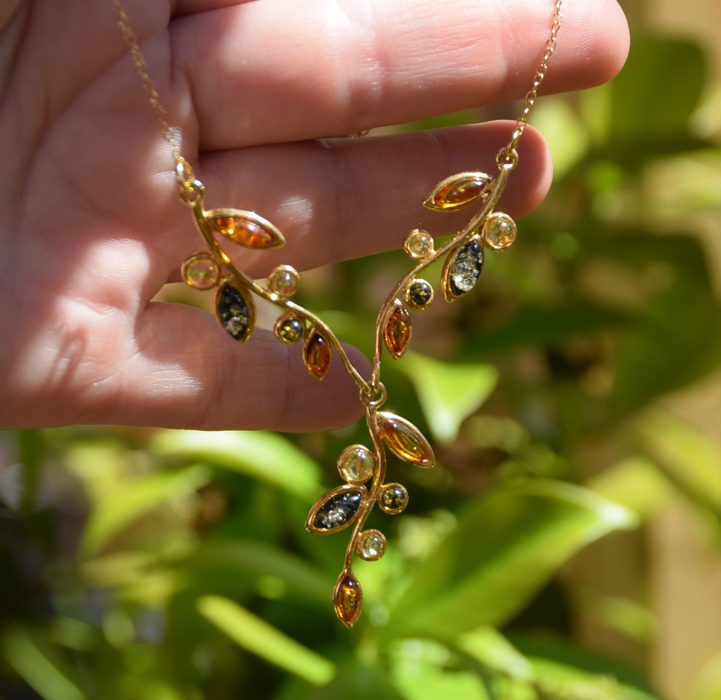 MJ Baltica, collana, Ambra naturale Baltica, Argento 925 placcato in Oro 18k, bellissima, unica, artigianale, BZKo001