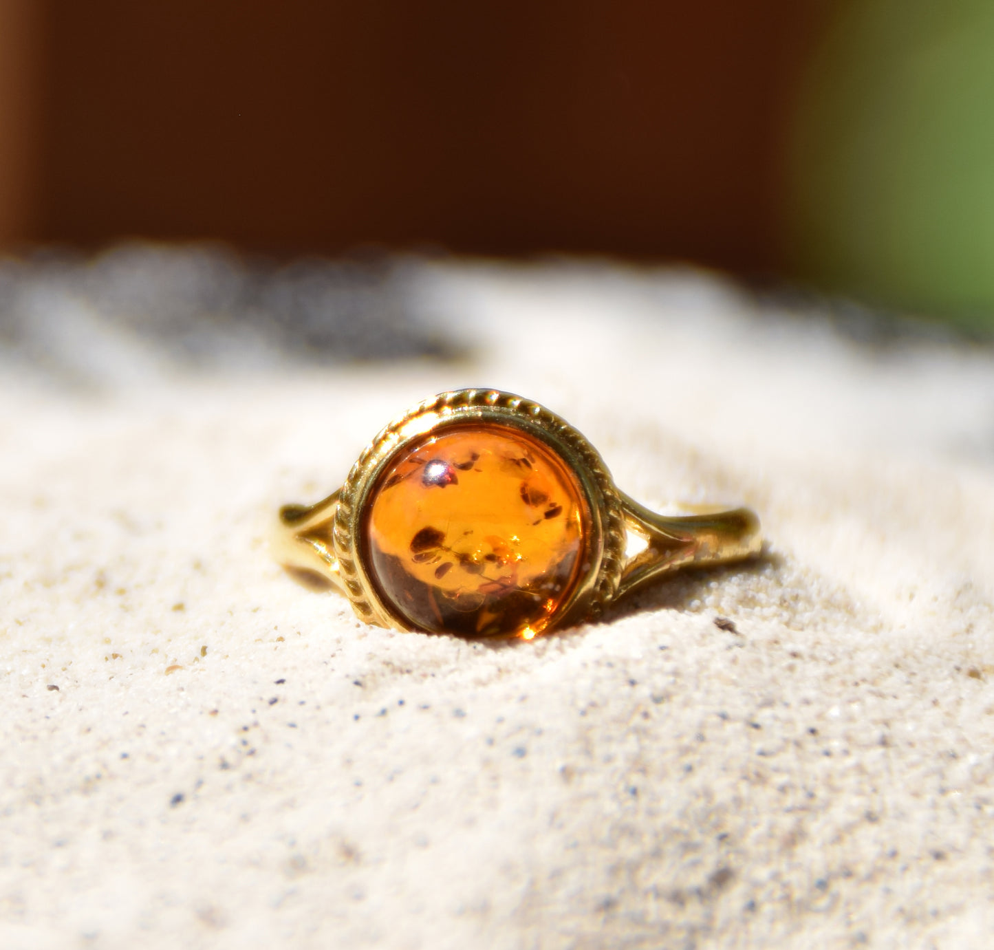 Classic vintage style ring in natural cognac-colored Amber and 18k Gold plated Silver, MJ Baltica, BZP007