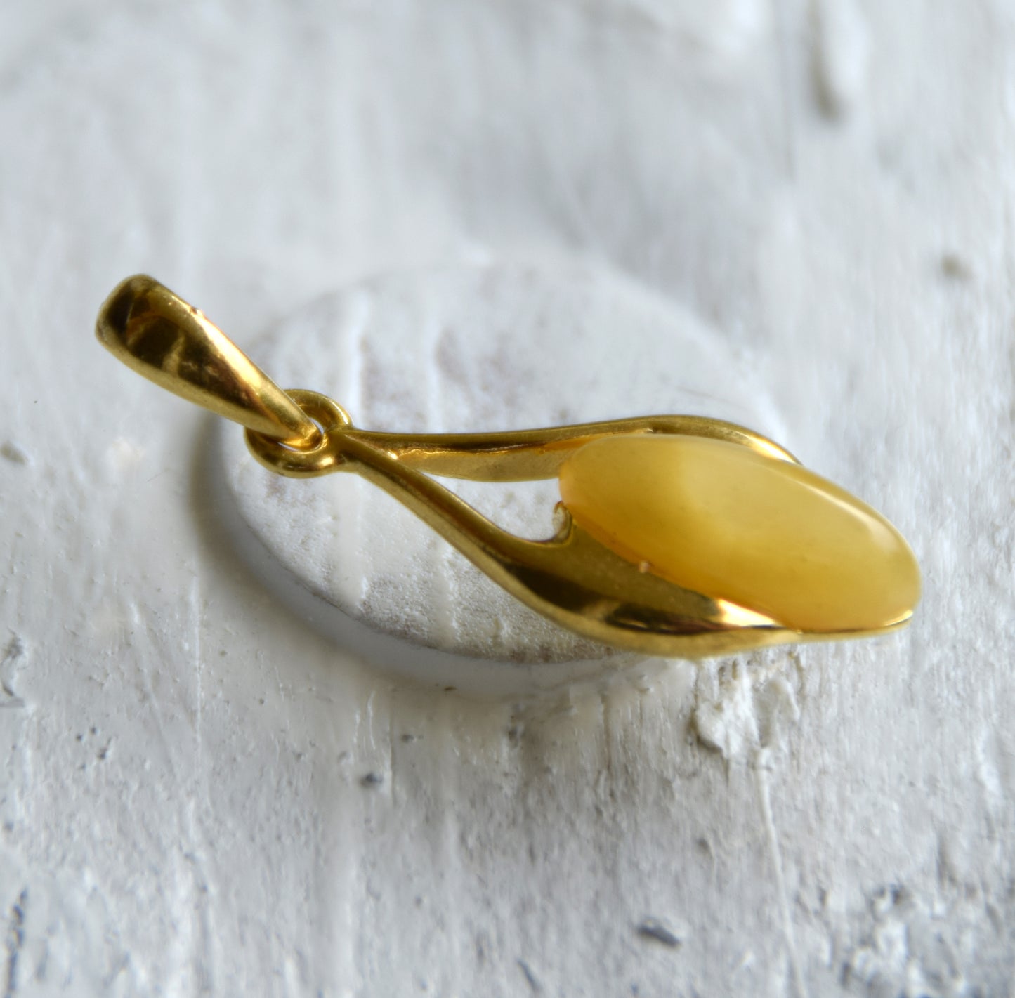 MJ Baltica, ciondolo, Ambra naturale Baltica, Argento 925, Placcato in Oro 18k, bellissimo, elegante, artigianale BZW160