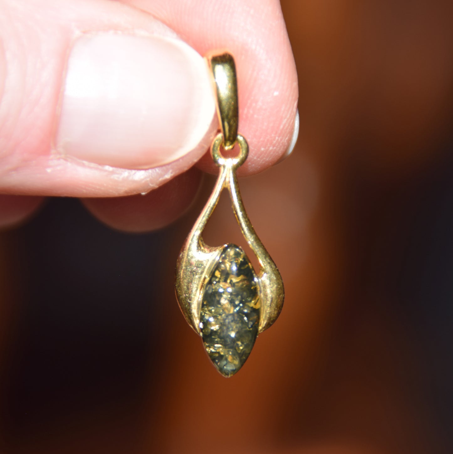 Elegant pendant in natural green Amber and 18k gold-plated 925 Silver, MJ Baltica, BZW170