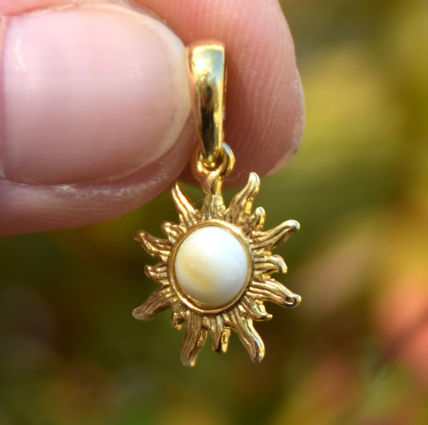 Delicate sun pendant with natural Imperial Amber in 18k Gold-plated Silver, MJ Baltica, BZW173