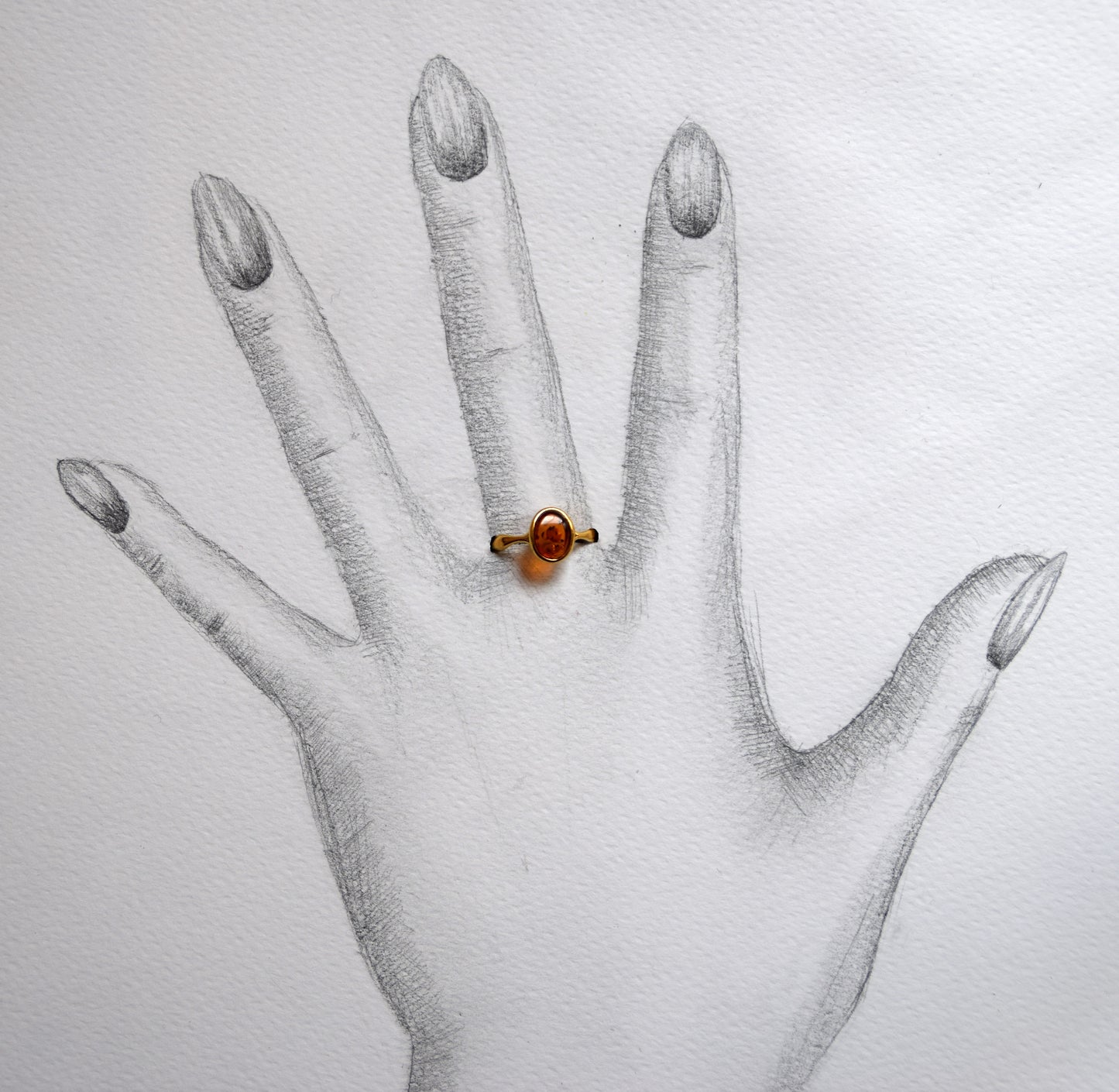 Anello a fascia con Ambra cognac naturale e Argento placcato in Oro 18k, MJ Baltica, BZP020