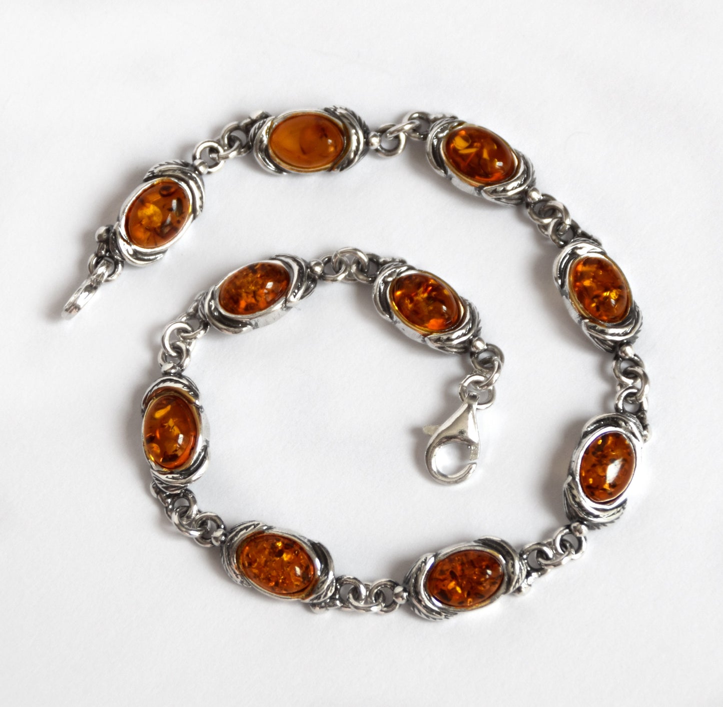 Elegant vintage style bracelet in cognac-colored natural Amber and 925 Silver, MJ Baltica, BB027
