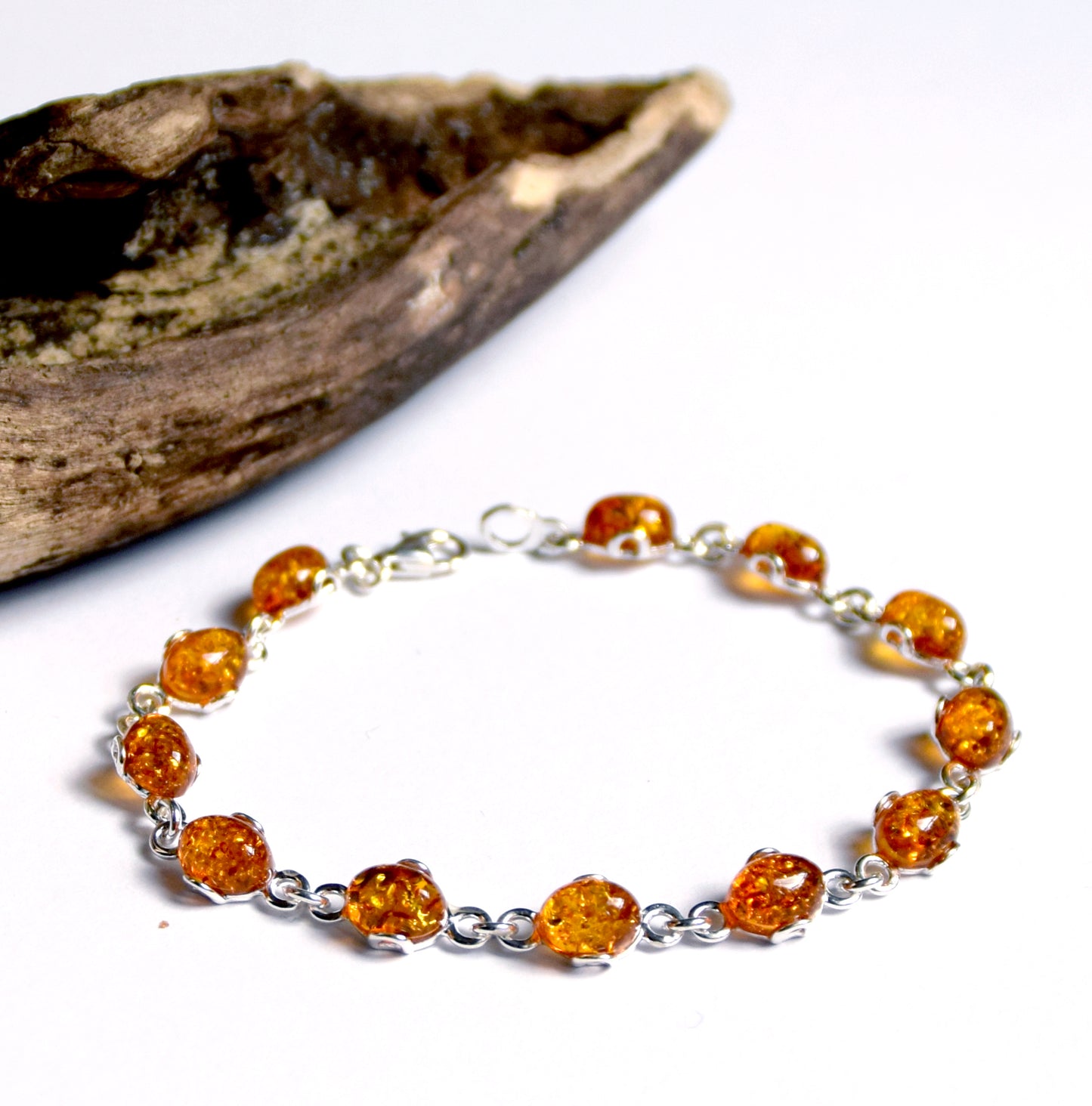 MJ Baltica, bracelet, natural Baltic amber, 925 silver, drops of light, light chain BB008