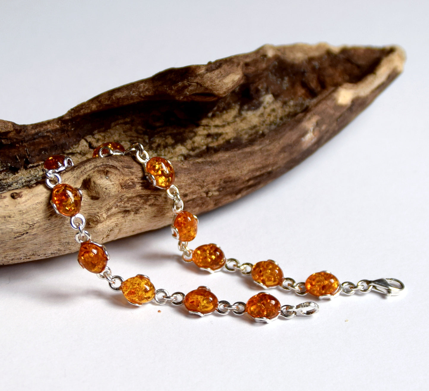 MJ Baltica, bracelet, natural Baltic amber, 925 silver, drops of light, light chain BB008