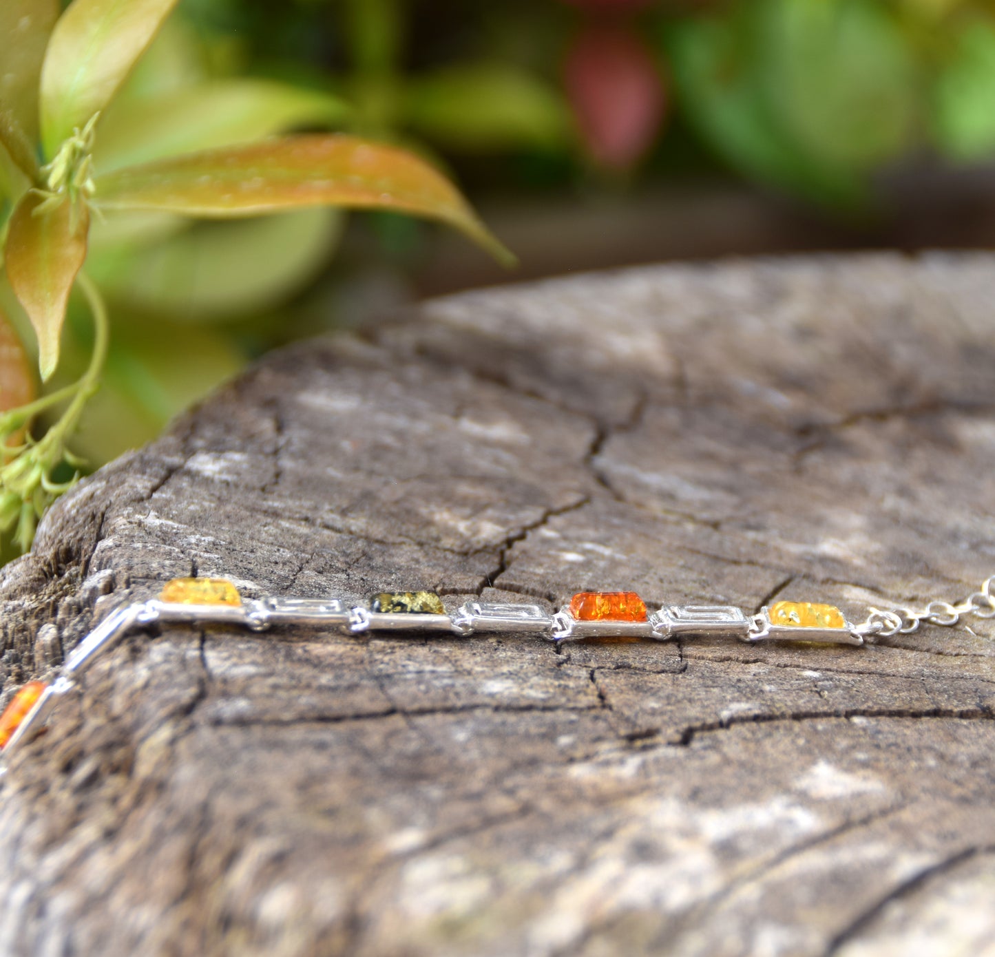 Elegante bracciale lineare in Ambra naturale di varie tonalità e Argento 925, MJ Baltica, BB010