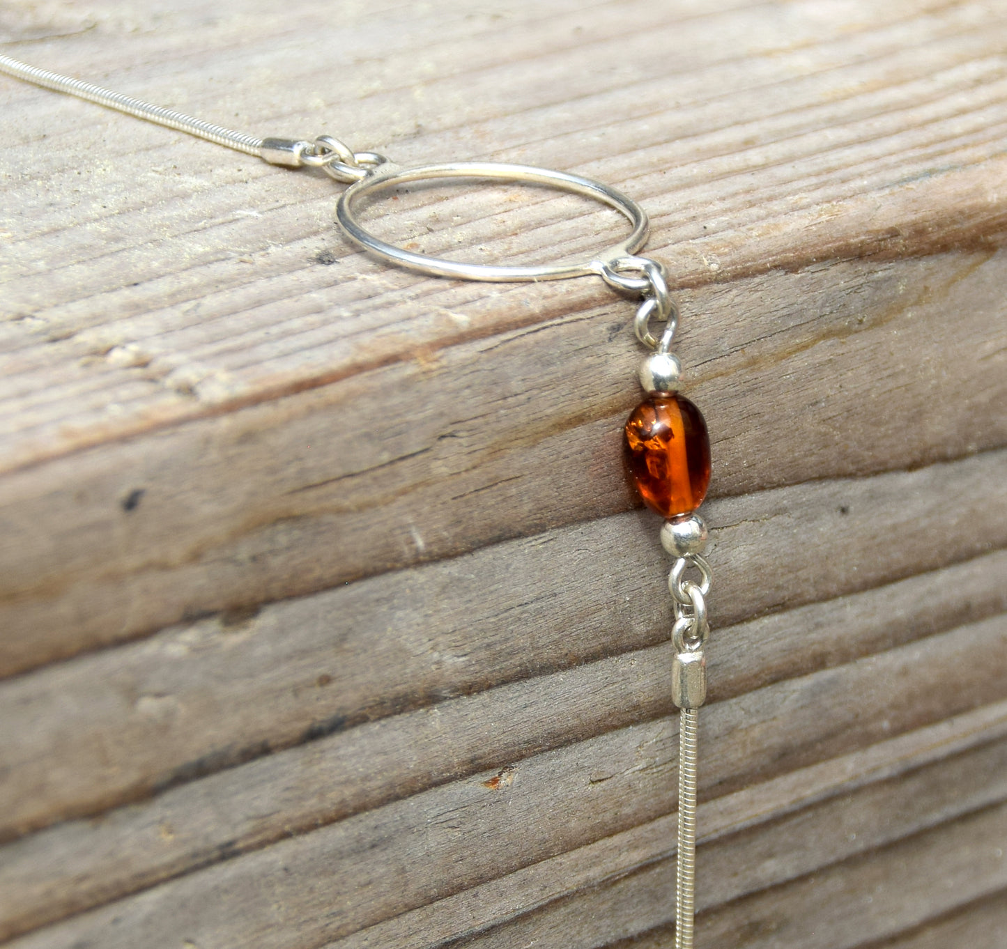 Delicato bracciale in Ambra naturale color cognac e Argento 925, MJ Baltica, BB020
