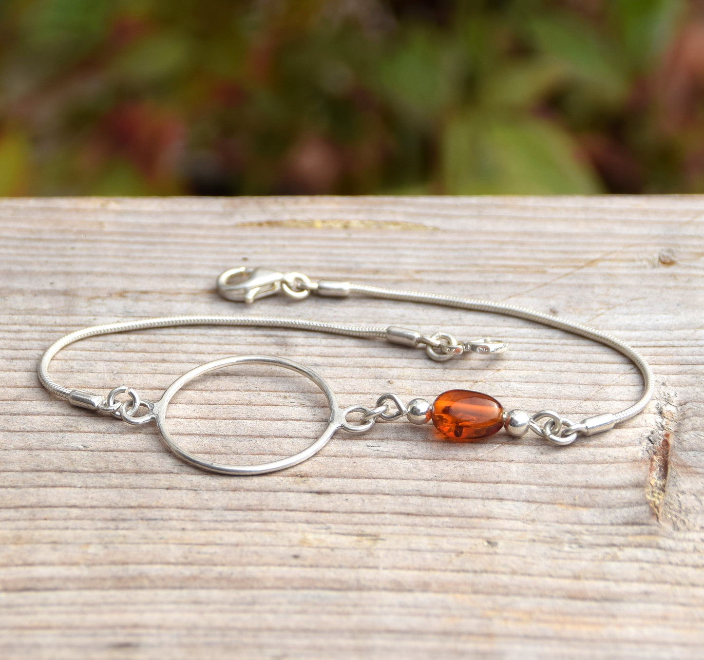 Delicato bracciale in Ambra naturale color cognac e Argento 925, MJ Baltica, BB020