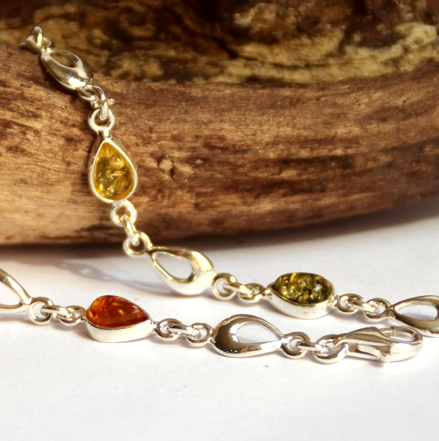 MJ Baltica, bracelet, natural Baltic amber, 925 silver, modern, elegant, handcrafted, BB022