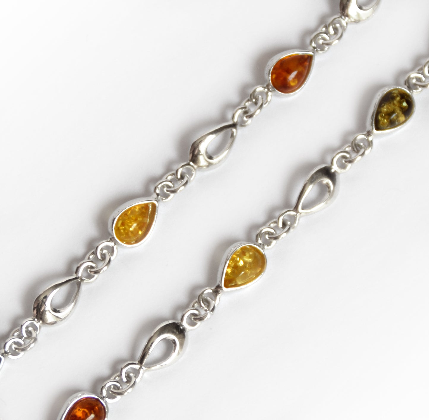 MJ Baltica, bracelet, natural Baltic amber, 925 silver, modern, elegant, handcrafted, BB022