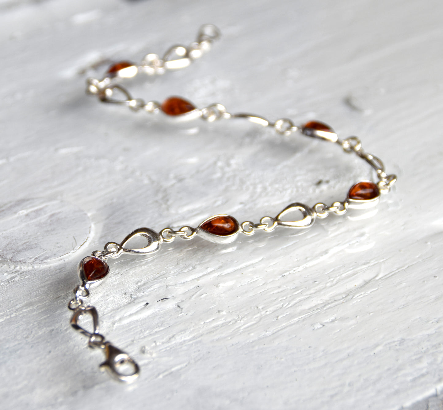 MJ Baltica, bracelet, natural Baltic amber, 925 silver, cognac, elegant, drop, BB023