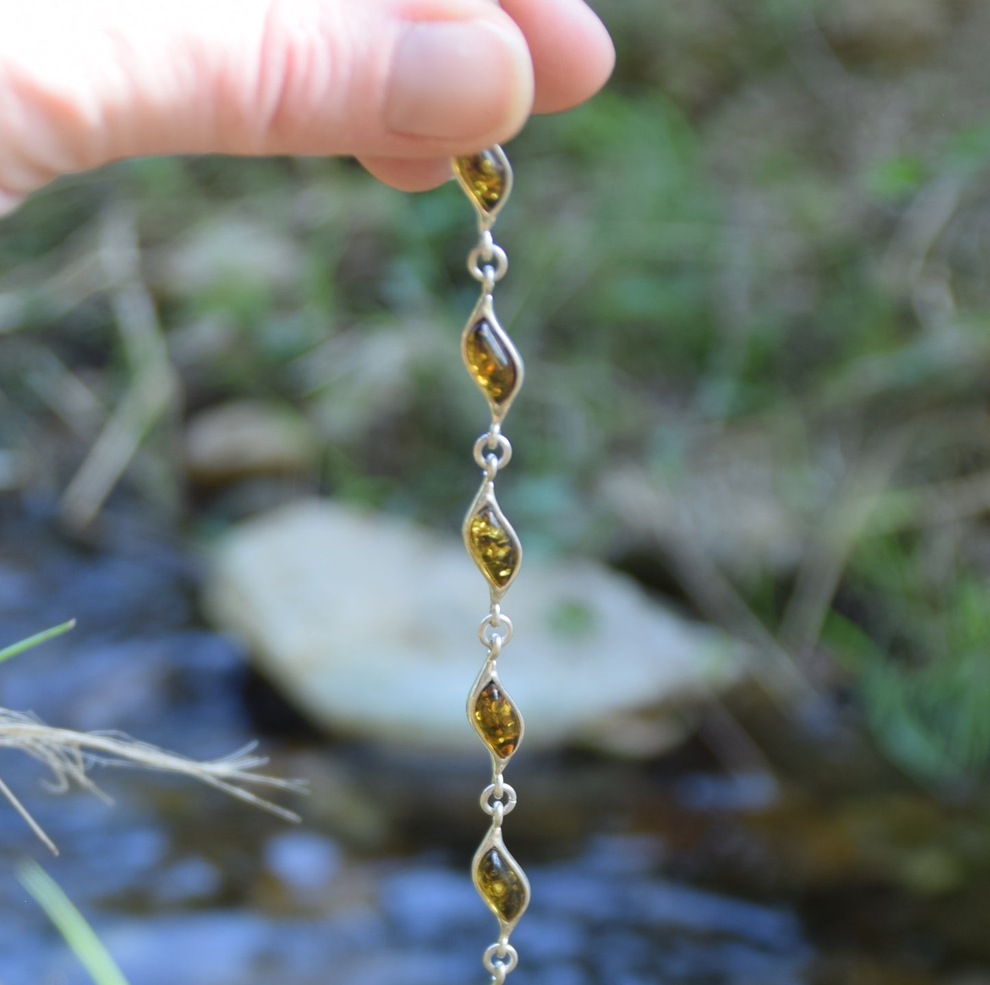 MJ Baltica, bracelet, natural Baltic amber, 925 silver, luminous, elegant, handcrafted, green amber, BB045