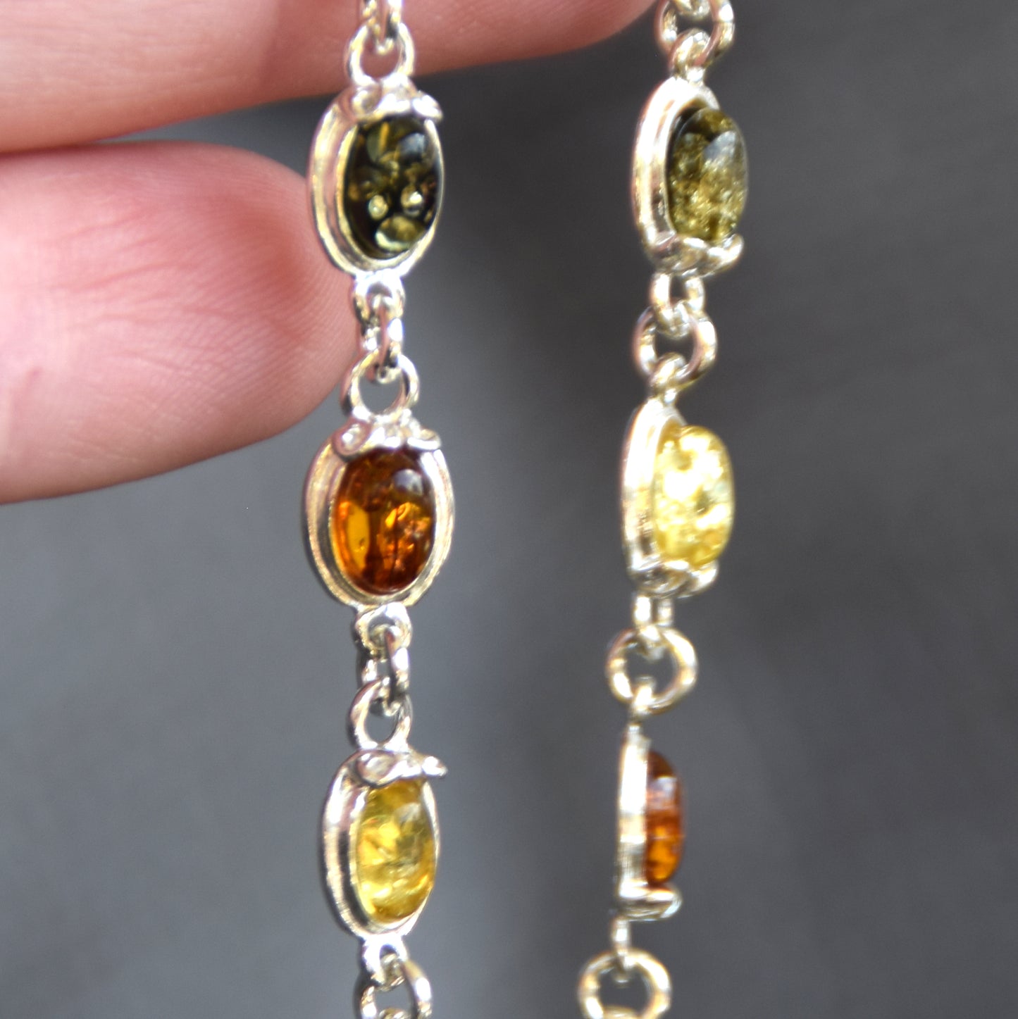 Elegante bracciale stile vintage in Ambra naturale di varie tonalità e Argento 925, MJ Baltica, BB047