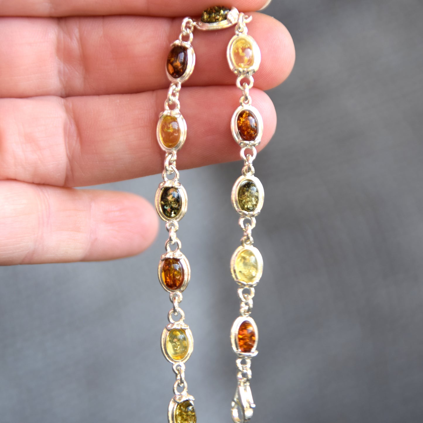Elegante bracciale stile vintage in Ambra naturale di varie tonalità e Argento 925, MJ Baltica, BB047
