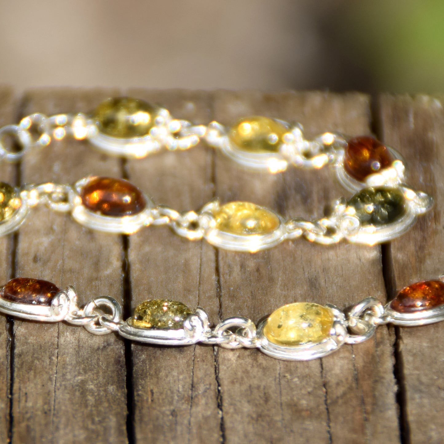Elegante bracciale stile vintage in Ambra naturale di varie tonalità e Argento 925, MJ Baltica, BB047