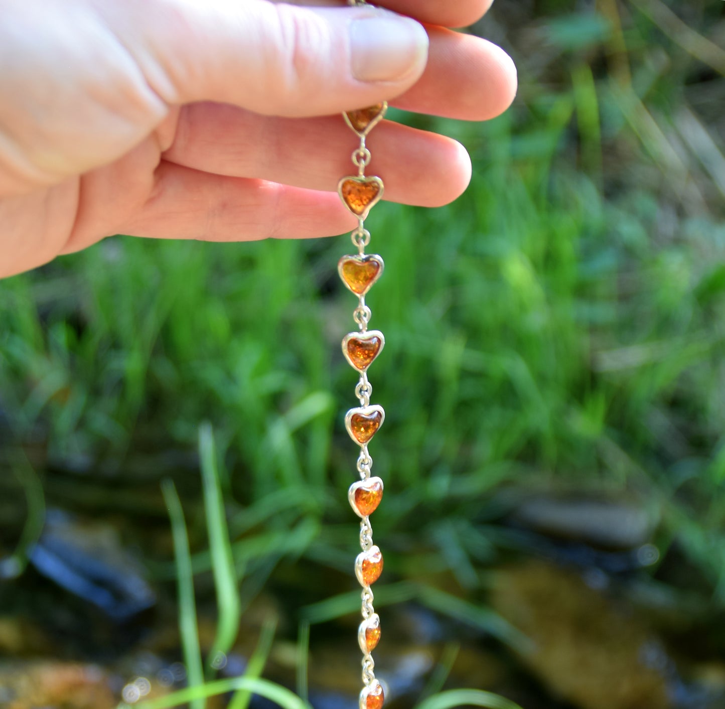 MJ Baltica, bracelet, natural Baltic amber, 925 silver, bright, elegant, handcrafted, cognac, hearts, BB051