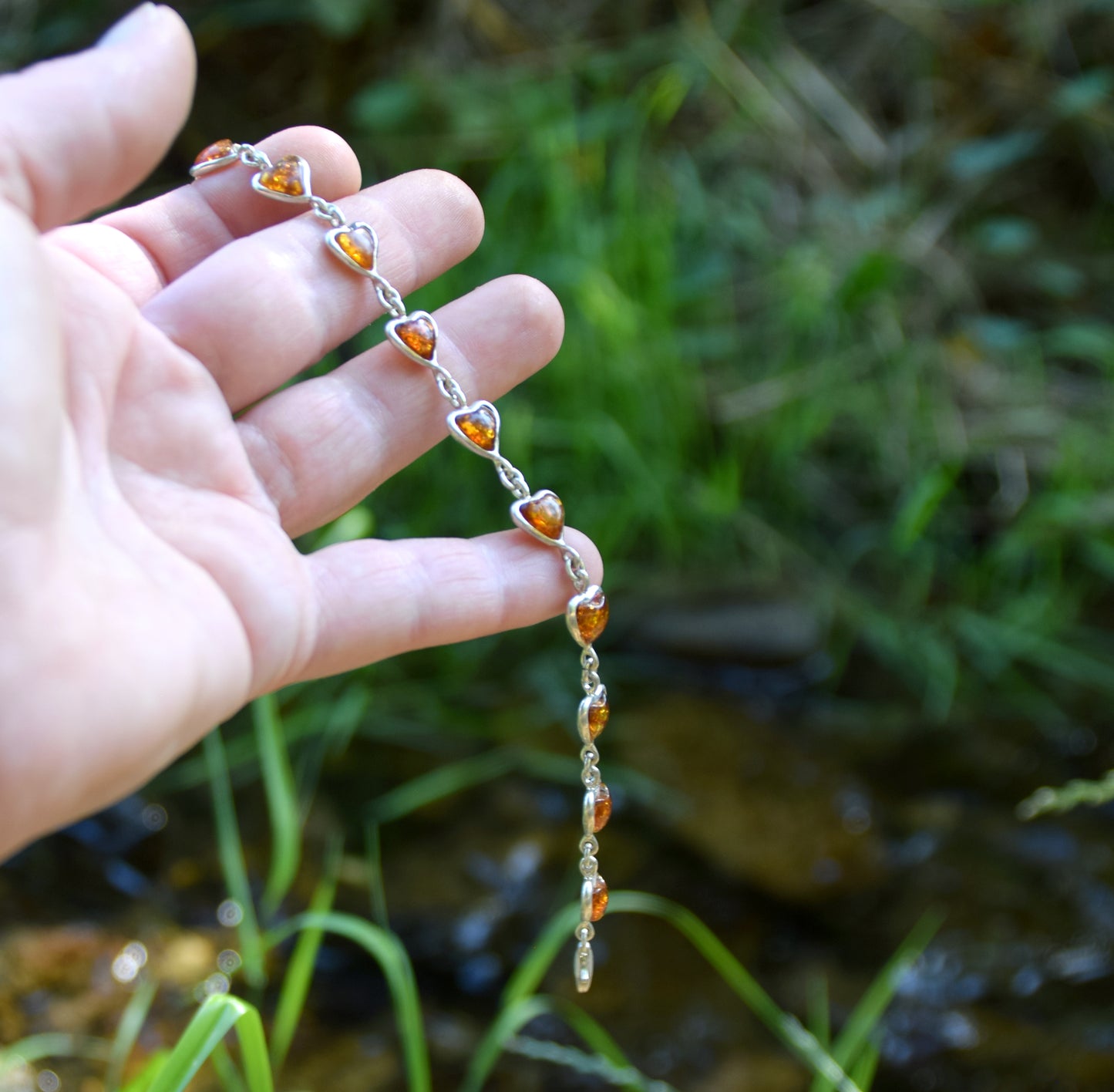 MJ Baltica, bracelet, natural Baltic amber, 925 silver, bright, elegant, handcrafted, cognac, hearts, BB051