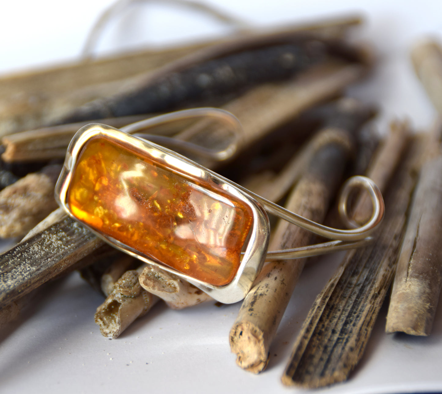 MJ Baltica, bracelet, natural Baltic amber, 925 silver, adjustable, elegant, beautiful, unique, BB074