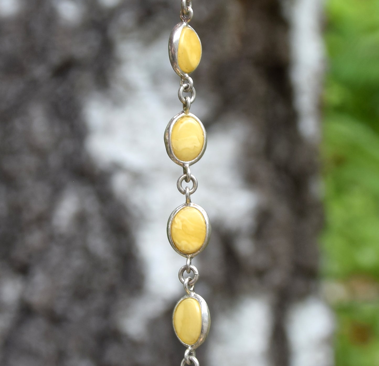 Elegantes Armband im minimalistischen Stil aus kaiserlichem Naturbernstein und 925er Silber, MJ Baltica, BB100