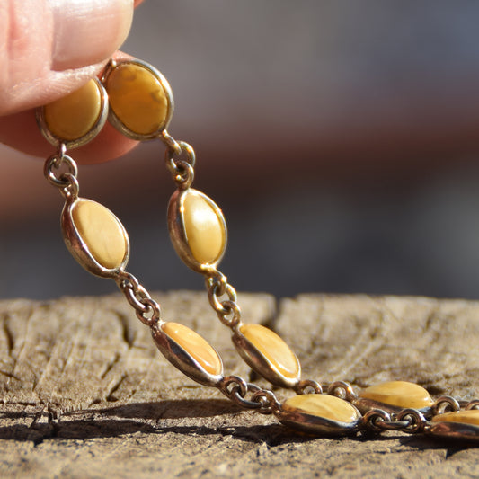 Elegantes Armband im minimalistischen Stil aus kaiserlichem Naturbernstein und 925er Silber, MJ Baltica, BB100