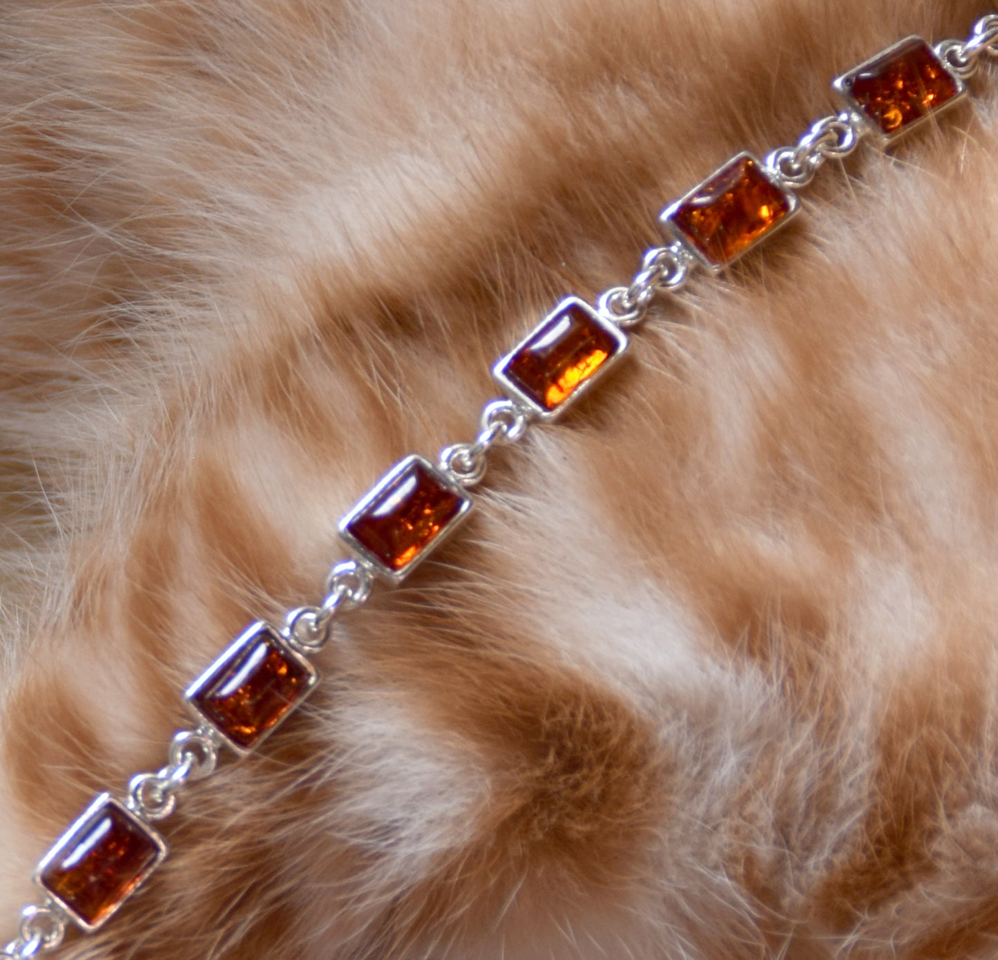 Verstellbares Armband im Jugendstil aus Naturbernstein in Cognacfarbe und 925er Silber, MJ Baltica, BB109
