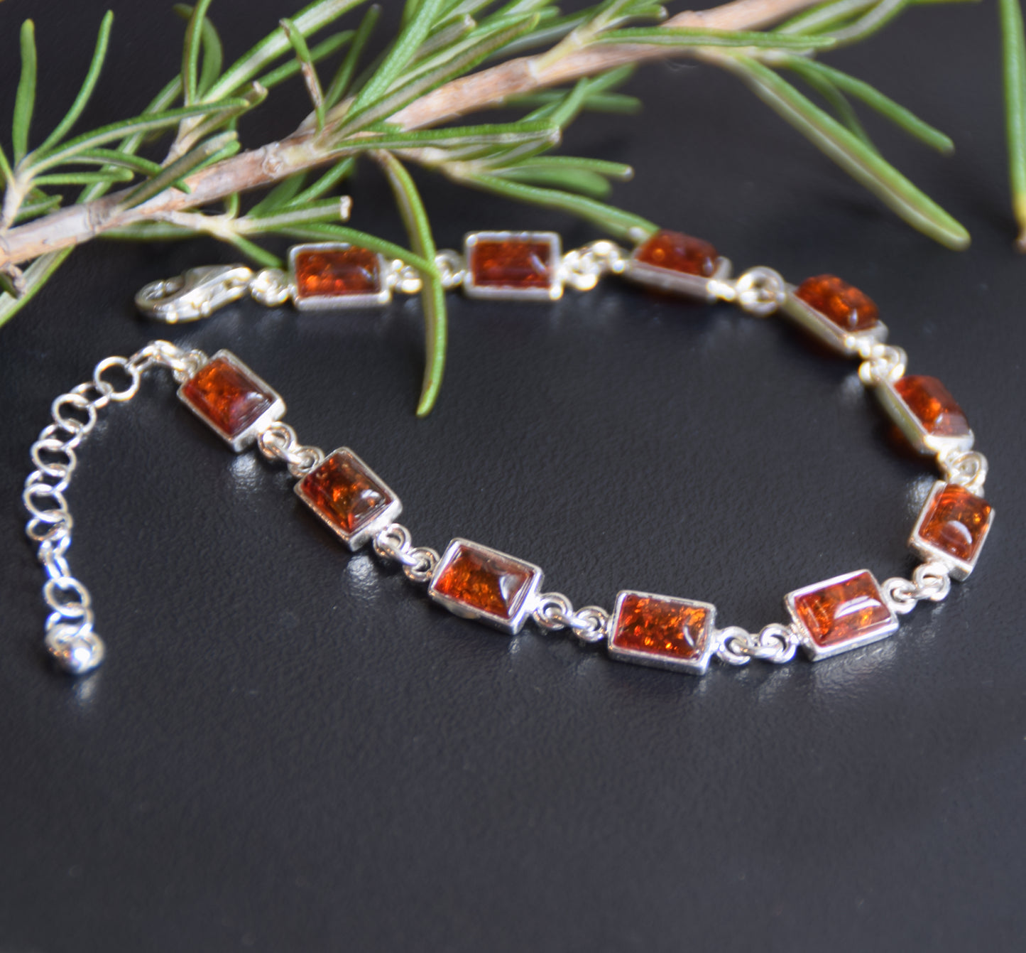 Verstellbares Armband im Jugendstil aus Naturbernstein in Cognacfarbe und 925er Silber, MJ Baltica, BB109