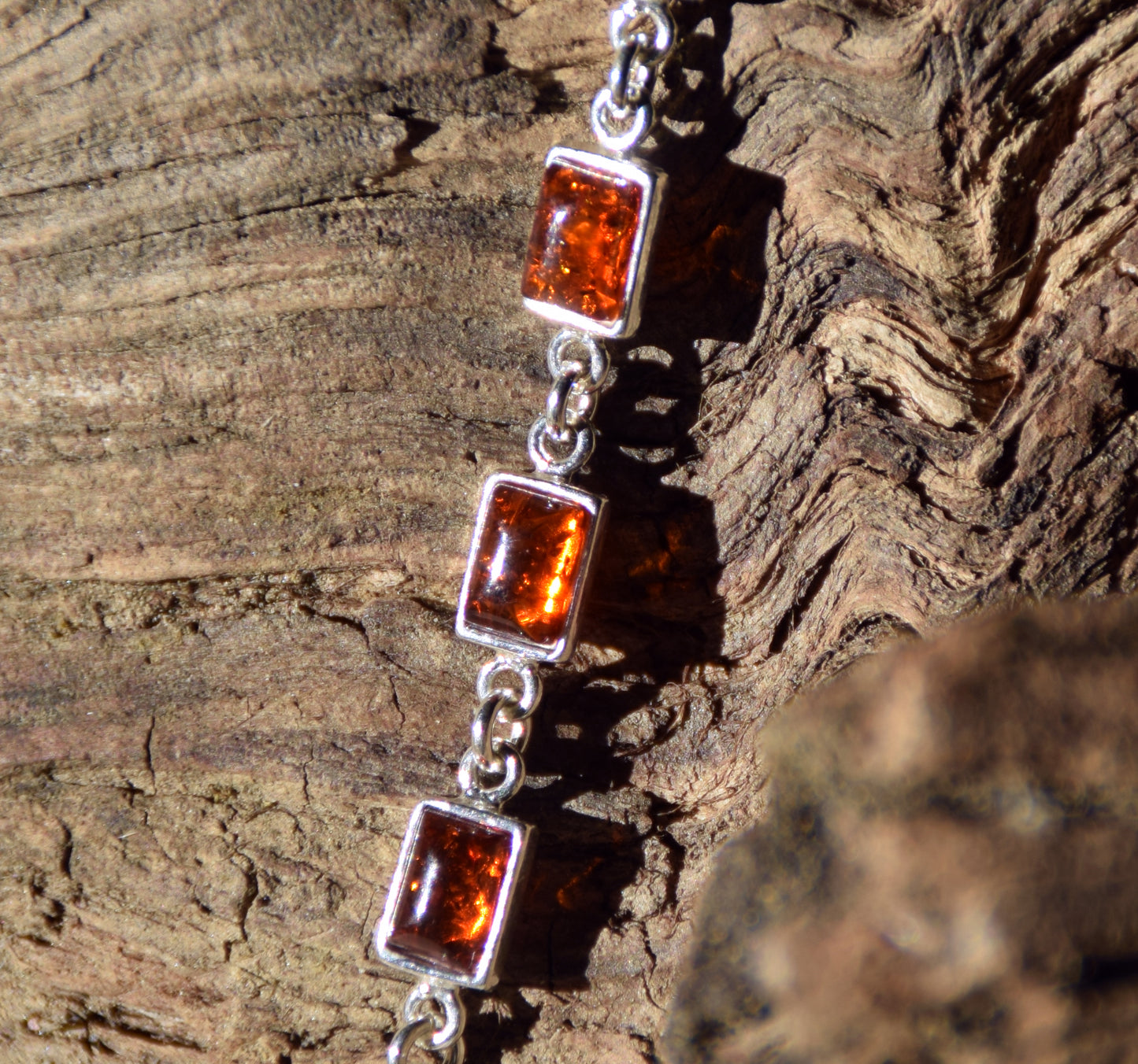 Verstellbares Armband im Jugendstil aus Naturbernstein in Cognacfarbe und 925er Silber, MJ Baltica, BB109