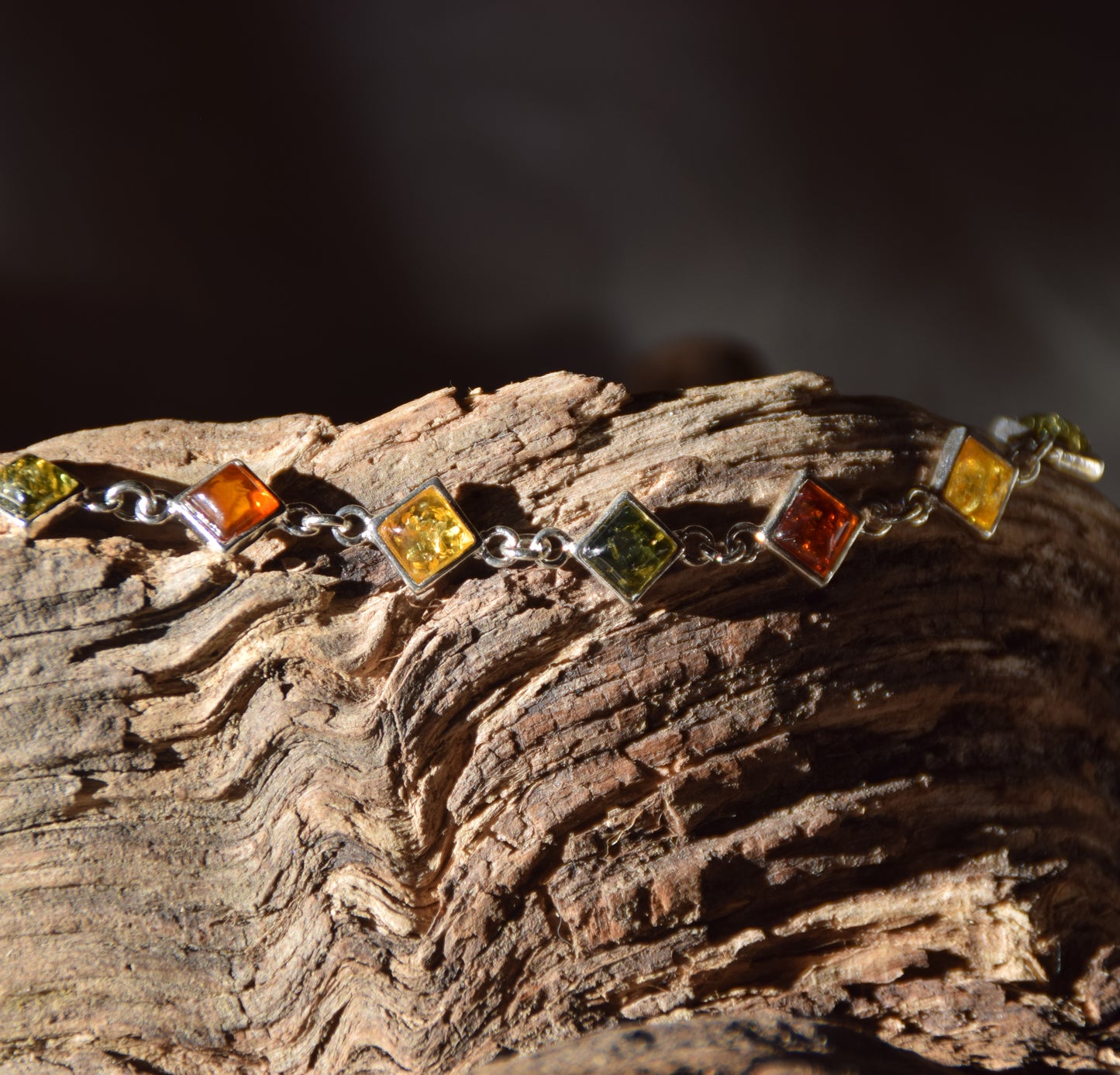 Adjustable minimalist bracelet made with natural Amber in various shades and 925 Sterling Silver, MJ Baltica, BB110