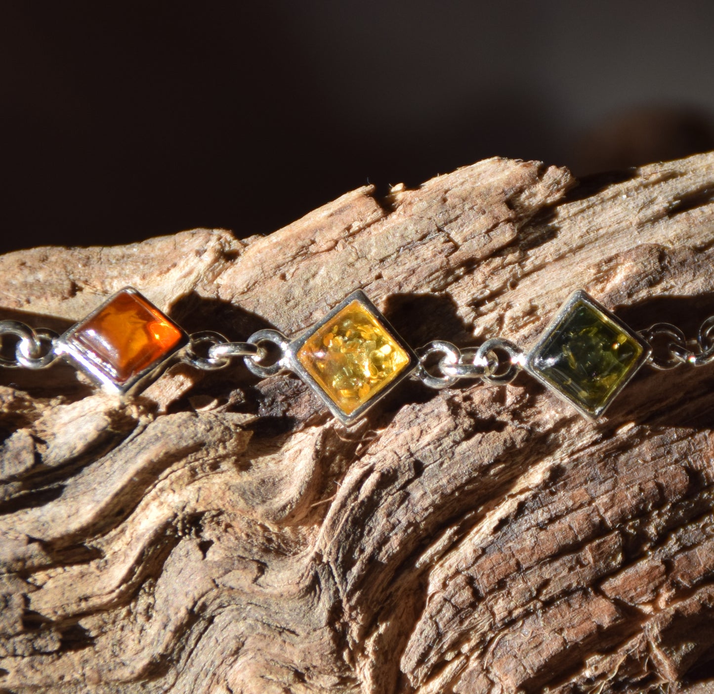 Adjustable minimalist bracelet made with natural Amber in various shades and 925 Sterling Silver, MJ Baltica, BB110