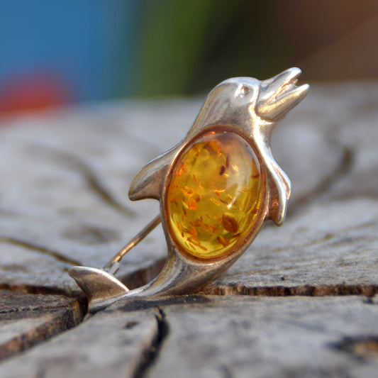 MJ Baltica, spilla, Ambra naturale Baltica, Argento 925, delfino, bellissimo, artigianale BBR014