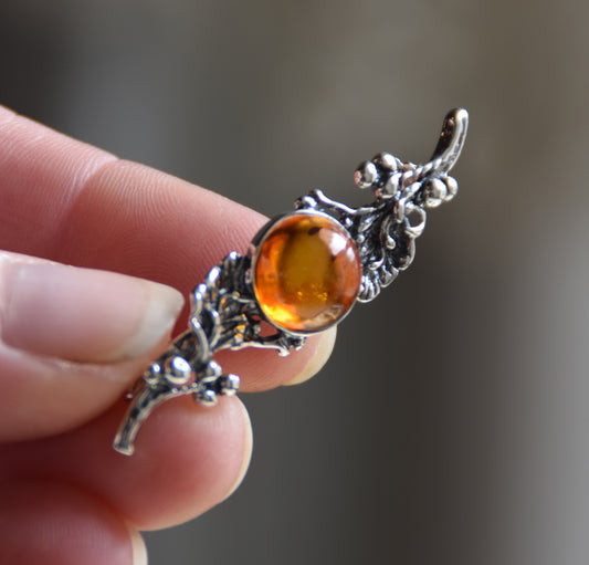 Vintage brooch with floral design created with natural cognac-colored Amber and 925 Silver, MJ Baltica, BBR016