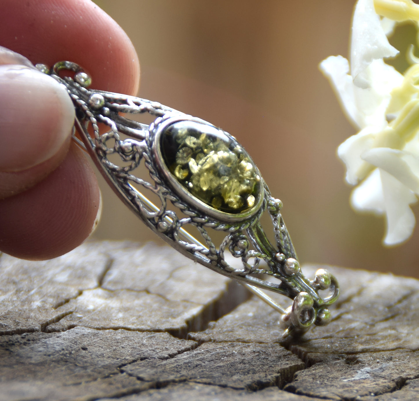 Vintage brooch with filigree design created with natural green Amber and 925 Sterling Silver, MJ Baltica, BBR061