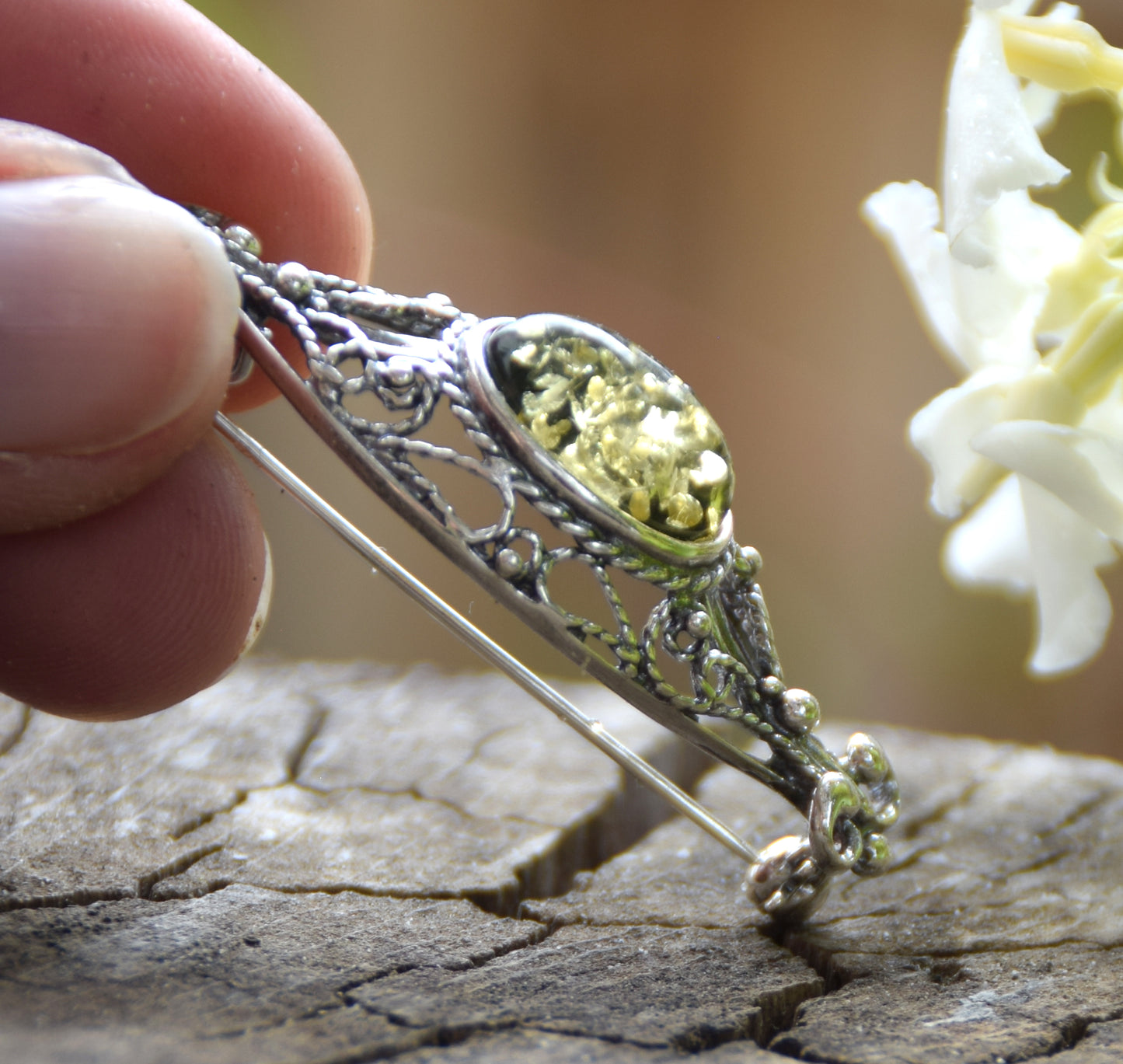 Vintage brooch with filigree design created with natural green Amber and 925 Sterling Silver, MJ Baltica, BBR061