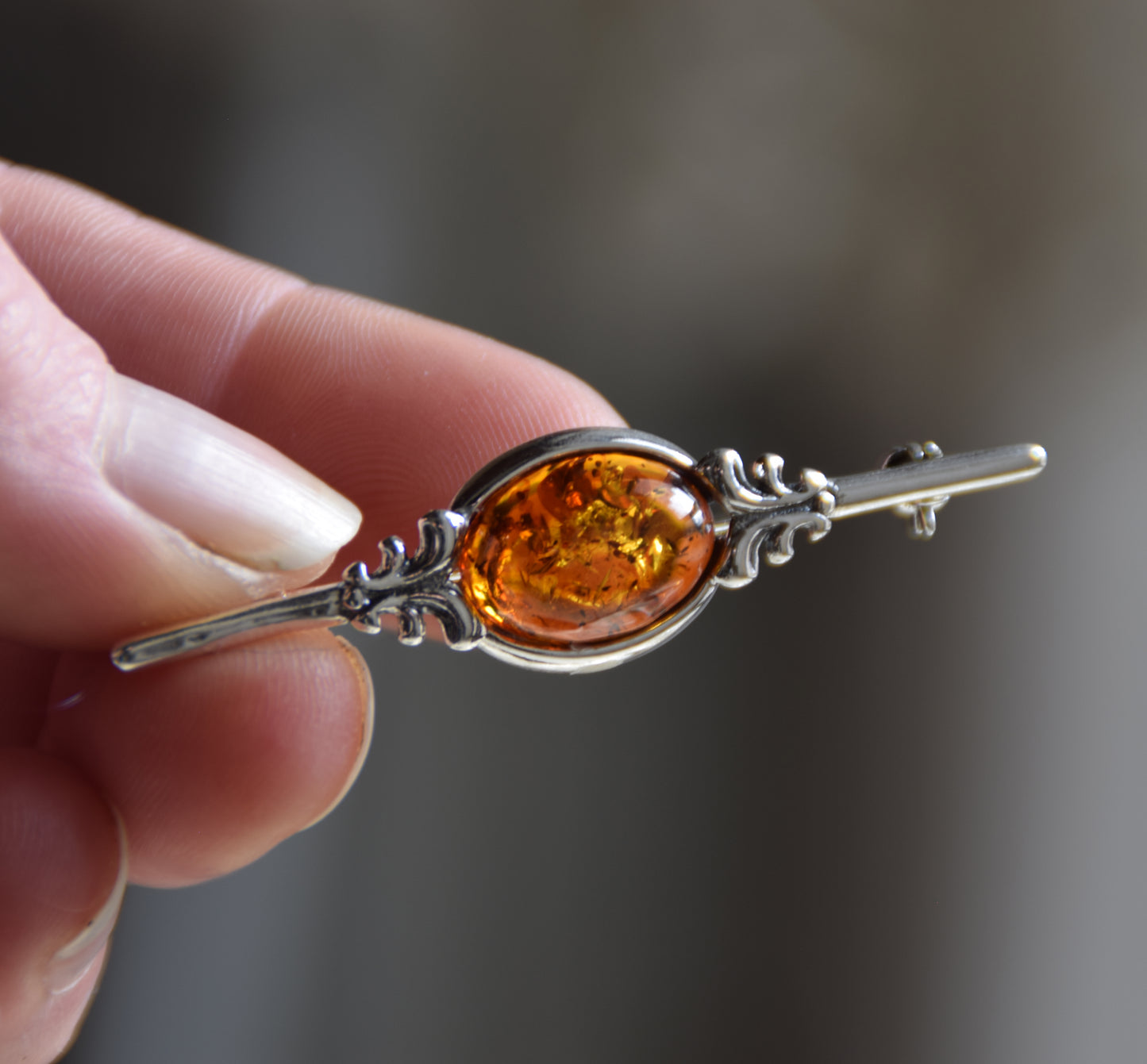 Vintage-Brosche aus Naturbernstein in Cognac-Farbe und 925er Silber, MJ Baltica, BBR062
