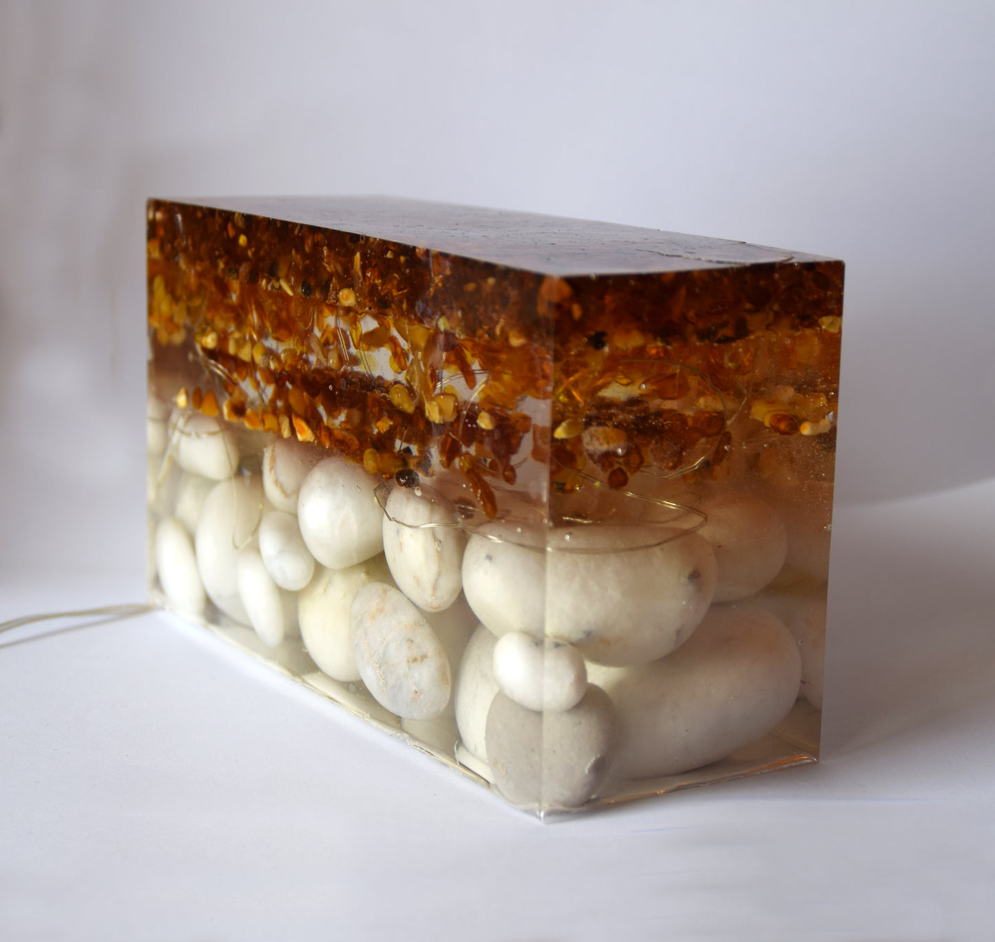 MJ Baltica, lamp, natural Baltic amber, resin, marble, strong, unique, usb connection, large, handmade, artisanal, BF020