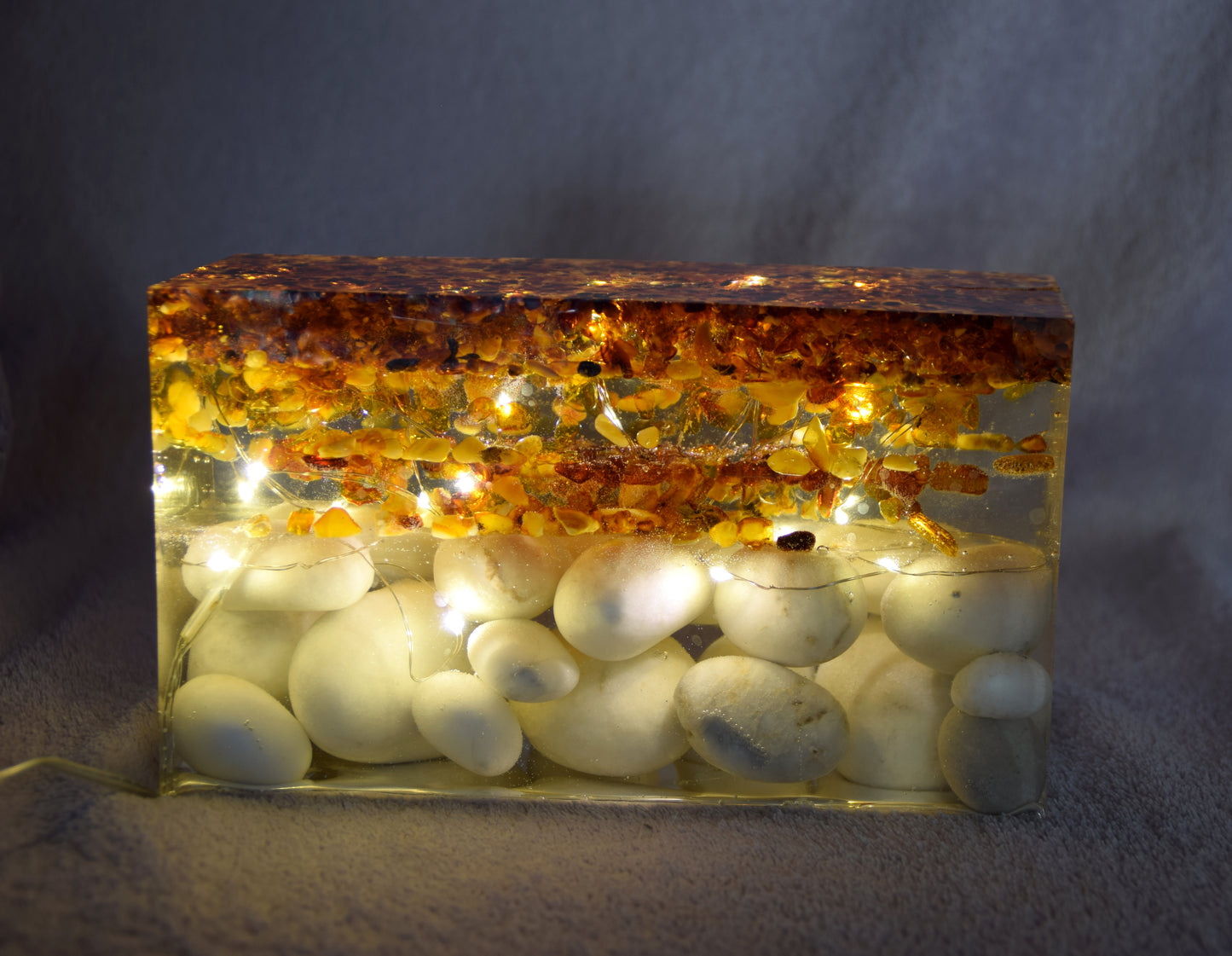 MJ Baltica, lamp, natural Baltic amber, resin, marble, strong, unique, usb connection, large, handmade, artisanal, BF020