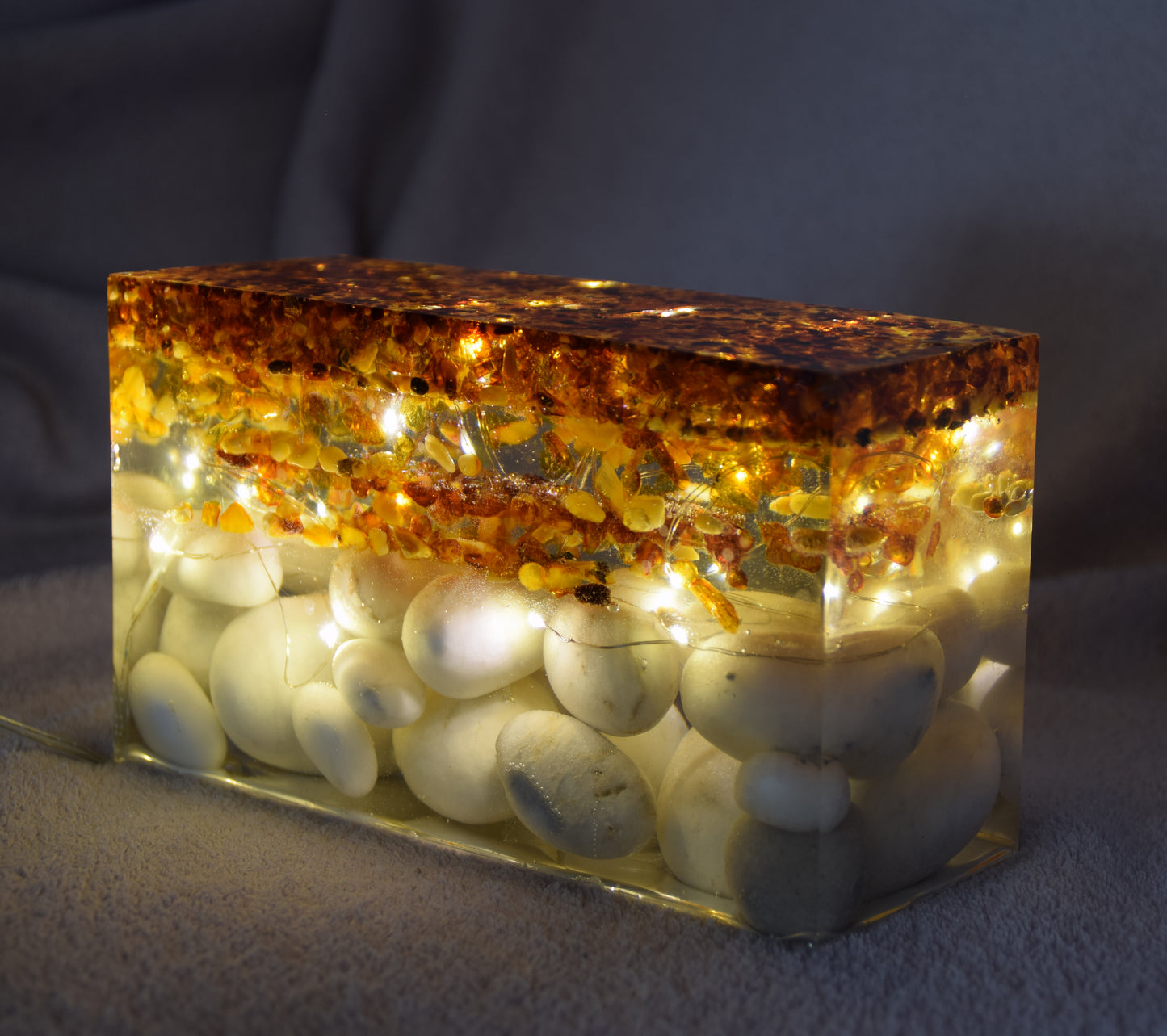 MJ Baltica, lamp, natural Baltic amber, resin, marble, strong, unique, usb connection, large, handmade, artisanal, BF020