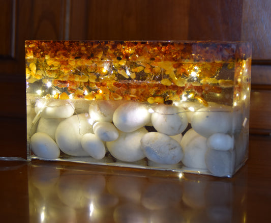 MJ Baltica, lamp, natural Baltic amber, resin, marble, strong, unique, usb connection, large, handmade, artisanal, BF020