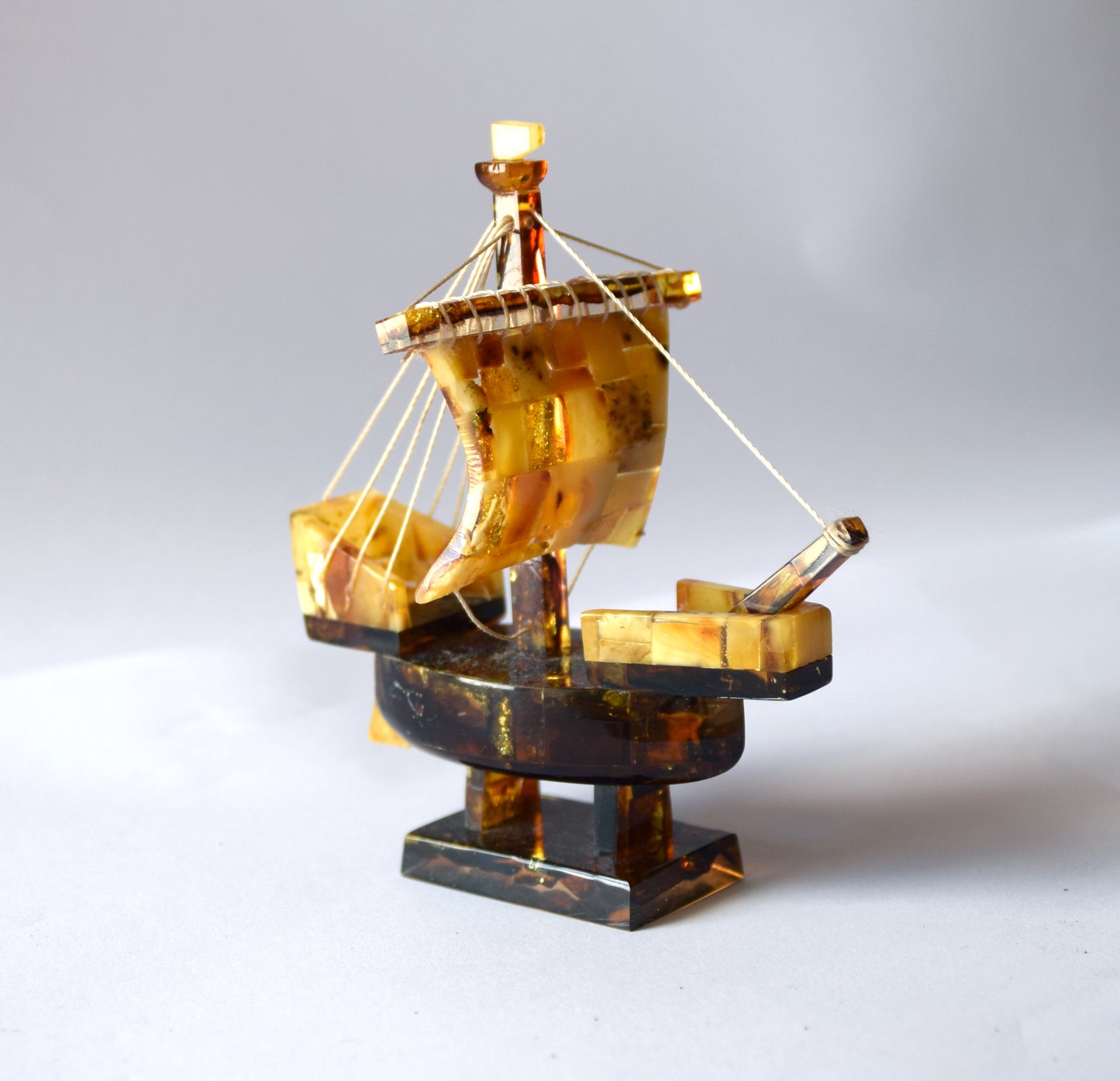 MJ Baltica, figurine, figure, natural Baltic Amber, handcrafted, sailing ship, ship, boat, unique, perfect, fine, delicate, sailing, handmade, BF025