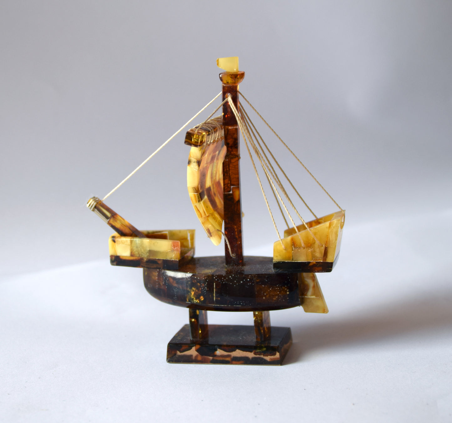 MJ Baltica, figurine, figure, natural Baltic Amber, handcrafted, sailing ship, ship, boat, unique, perfect, fine, delicate, sailing, handmade, BF025